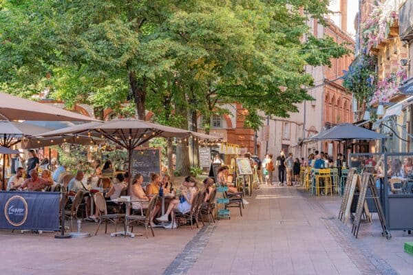 Visiter Toulouse, terrasses des restaurants place Saint-Georges