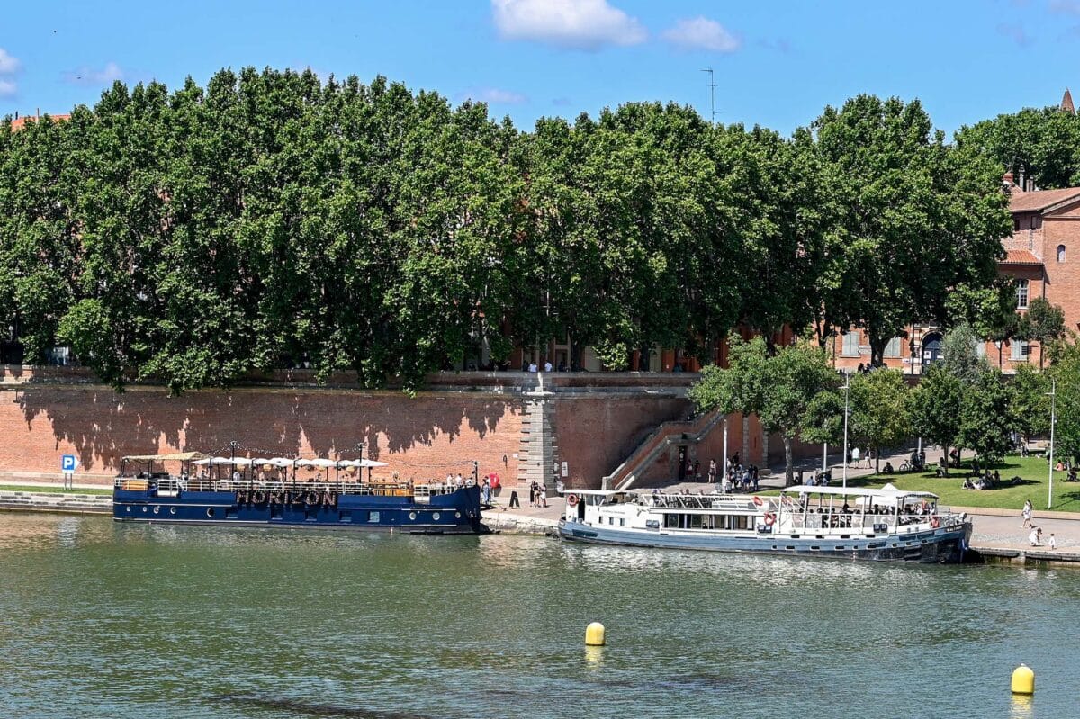 Bateaux place de la Daurade
