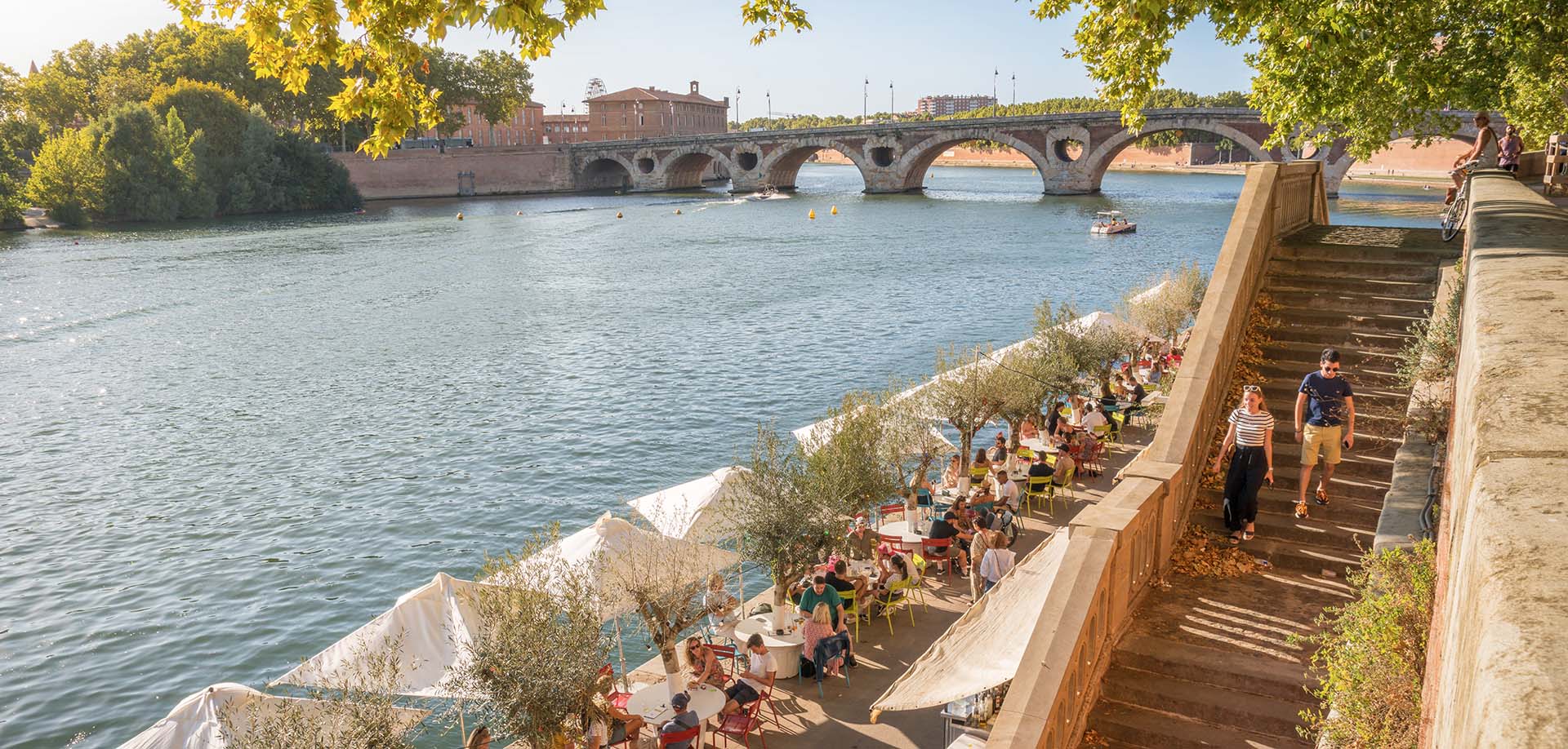 Guinguette sur les bords de Garonne à Toulouse