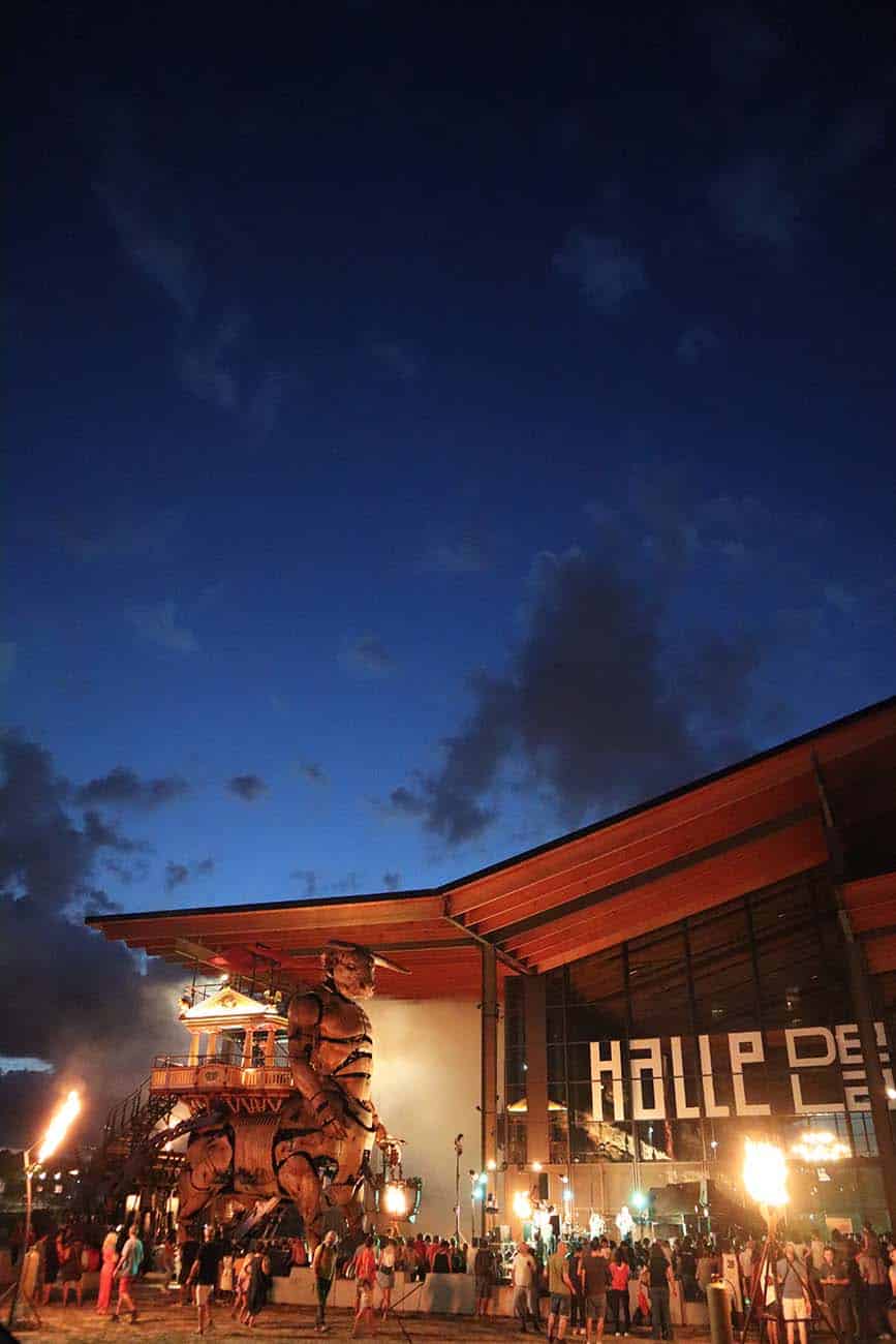 Halle Night Long