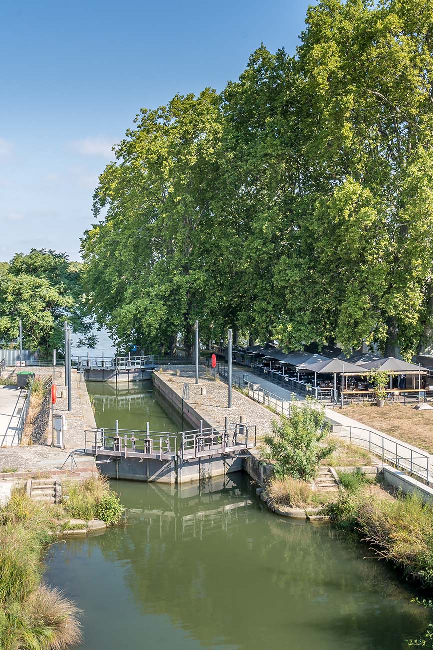 Guinguette L'Écluse sur l'île du Ramier