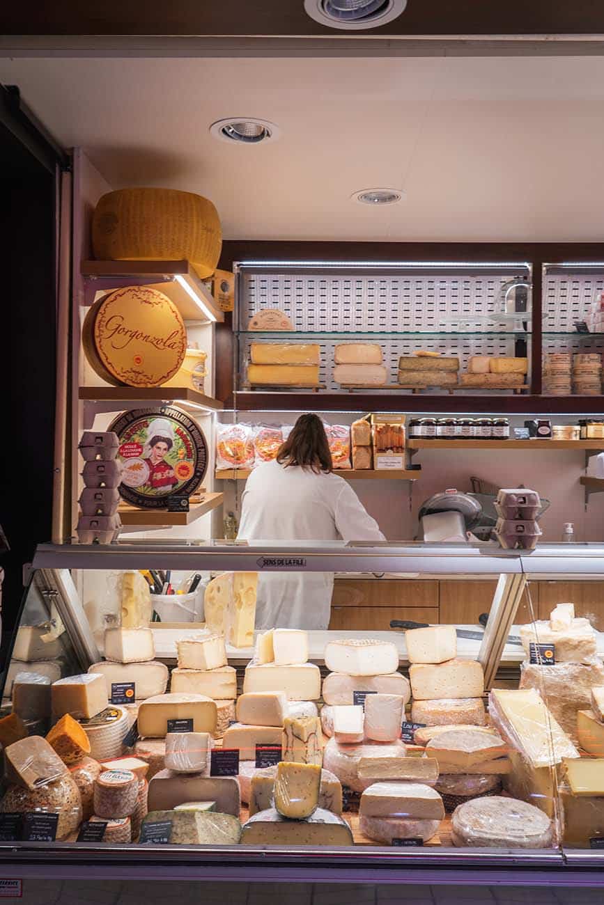 Fromagerie au marché Victor-Hugo