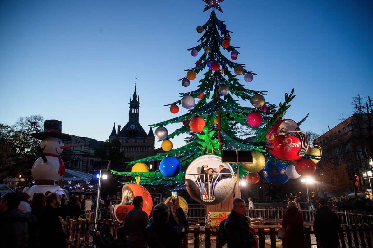 Manège sapin de Noël