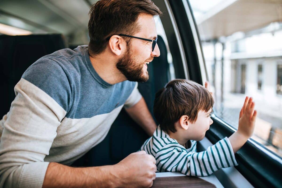 Voyager en train © AdobeStock - hedgehog94